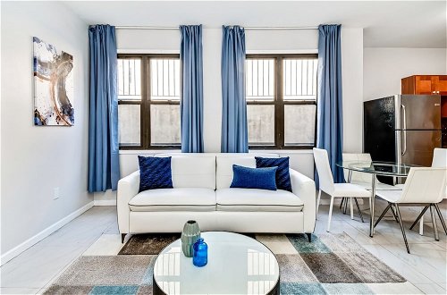 Photo 13 - A Touch of Blue! Stylish 2BD Next to Reading Terminal Market