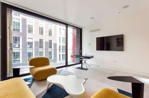 Photo 16 - Designer Apartment in Mayfair