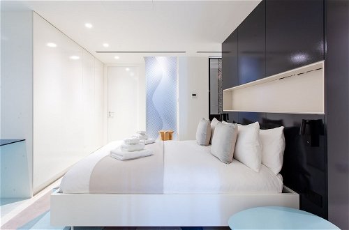 Photo 2 - Designer Apartment in Mayfair