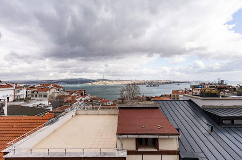 Foto 19 - Cozy Flat With Dreamy Bosphorus View in Beyoglu