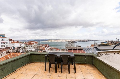 Foto 6 - Cozy Flat With Dreamy Bosphorus View in Beyoglu