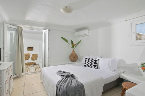 Photo 12 - Paraga Scorpios Villa 2 7mins Walk to Beach by Calypso Sunset Villas