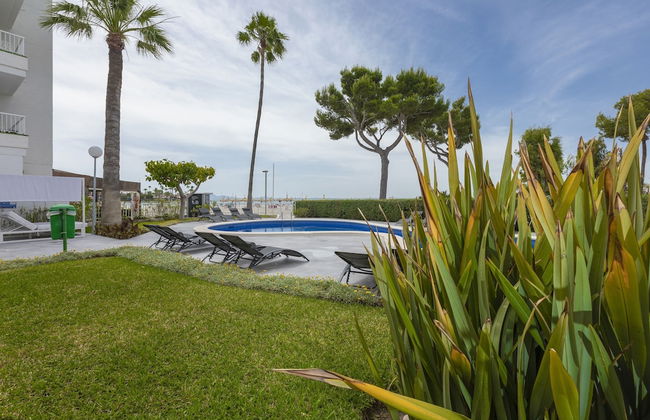 Sand Beach Apartments - Photo 26