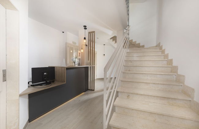 Sand Beach Apartments - Photo 2