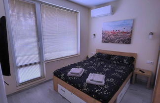 Photo 3 - Comfy & Quiet 2 Bed Flat, Great Location, Parking