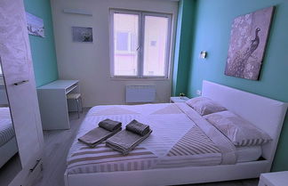 Photo 2 - Comfy & Quiet 2 Bed Flat, Great Location, Parking