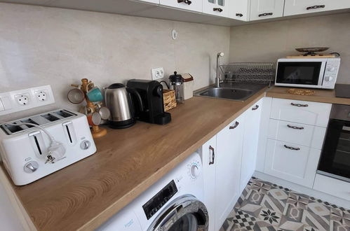 Photo 7 - Comfy & Quiet 2 Bed Flat, Great Location, Parking