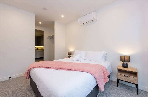 Photo 1 - Luxe 3 Bedroom Apartment With Parking