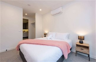 Photo 1 - Luxe 3 Bedroom Apartment With Parking