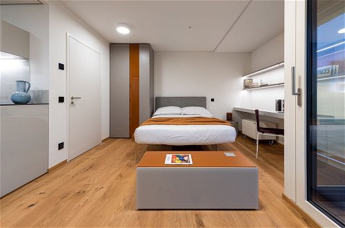Photo 4 - New High Tech Apartment Complex Modern, Simple and Stylish