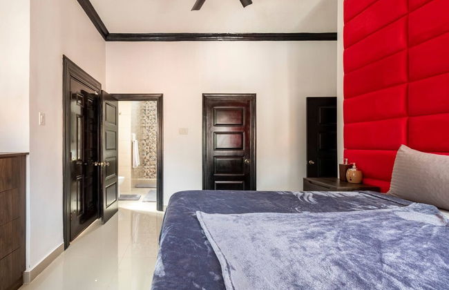 Luxury Living Modern & Contemporary Home With Brand New Pool in Manor Park - Foto 9