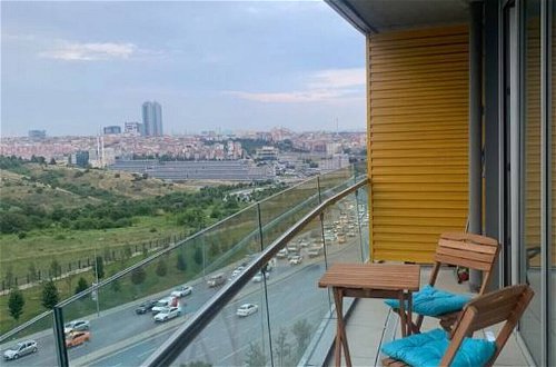Foto 12 - Lovely 1-B Living Apt Terrace Near Mall of Istanbul