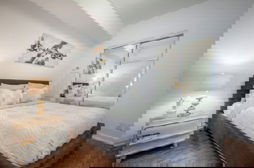Photo 8 - Lavish Suites
