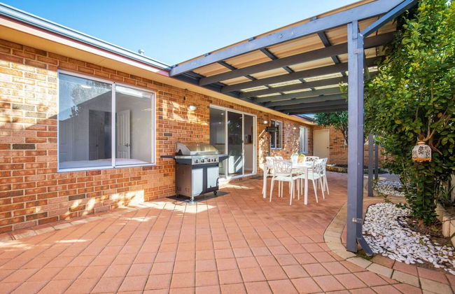 Idyllic Modern Scarborough Home Fireplace BBQ - Foto 31