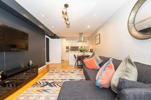 Photo 31 - Stylish & Luxurious 2 Bedroom Flat - Shoreditch