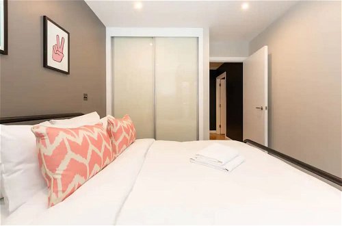 Foto 6 - Stylish & Luxurious 2 Bedroom Flat - Shoreditch