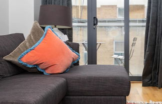 Photo 2 - Stylish & Luxurious 2 Bedroom Flat - Shoreditch