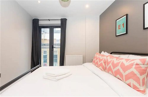 Foto 3 - Stylish & Luxurious 2 Bedroom Flat - Shoreditch