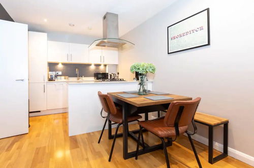 Photo 23 - Stylish & Luxurious 2 Bedroom Flat - Shoreditch