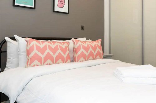 Foto 9 - Stylish & Luxurious 2 Bedroom Flat - Shoreditch