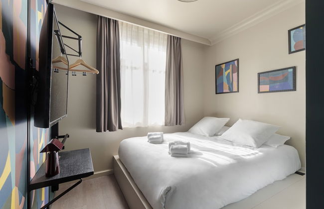 Hôtel Corneille - Entrée autonome, réception en ligne -Encore Mieux - Foto 1
