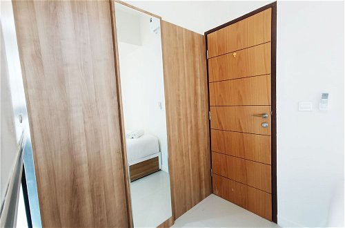 Foto 5 - Comfort 2Br At 28Th Floor Vida View Makassar Apartment