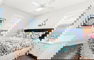 Photo 3 - Fabulous Modern Beach House - 4br, 3.5ba: Pool/beach View & Access/balcony