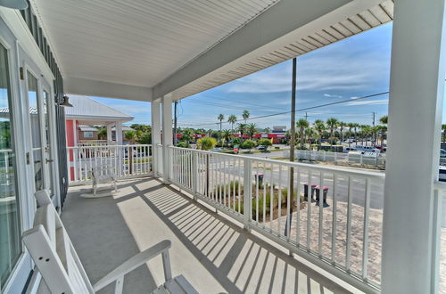 Photo 42 - Fabulous Modern Beach House - 4br, 3.5ba: Pool/beach View & Access/balcony