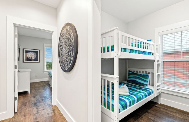 Fabulous Modern Beach House - 4br, 3.5ba: Pool/beach View & Access/balcony - Photo 1