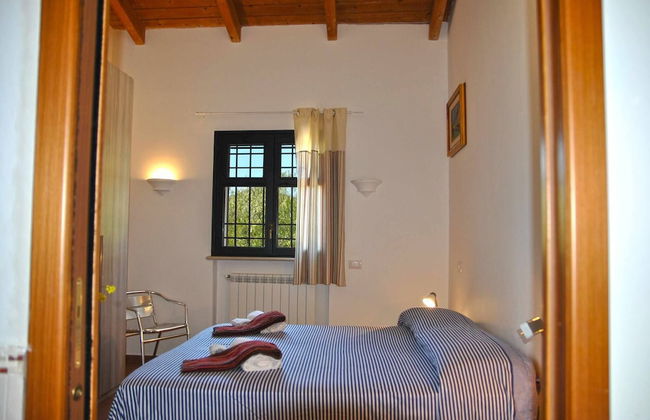 Red Roses Flat in a Semi-detached Villa - Foto 4