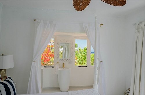 Photo 14 - Ocean Front Villa in Aruba - Stunning Full House