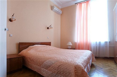 Photo 2 - Apartment Nice on Sadovaya-Triumfalnaya