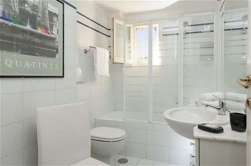 Photo 18 - Monti in Roma With 2 Bedrooms and 1 Bathrooms
