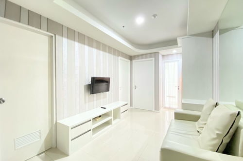 Foto 16 - Spacious And Minimalist 2Br Apartment At Parahyangan Residence