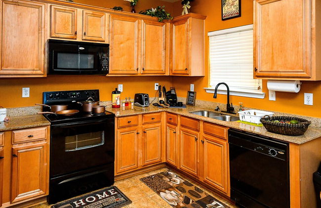 4 - Bed home, w/ Cali King Bed - 12 mins. to DTWN - Foto 37