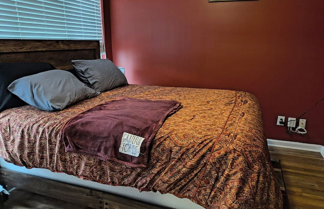 4 - Bed home, w/ Cali King Bed - 12 mins. to DTWN - Foto 23