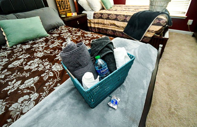 4 - Bed home, w/ Cali King Bed - 12 mins. to DTWN - Foto 17