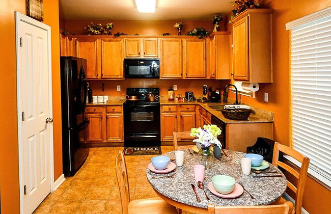 4 - Bed home, w/ Cali King Bed - 12 mins. to DTWN - Foto 34