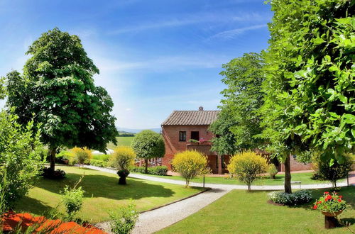 Photo 35 - Mansion in Montepulciano With Pool