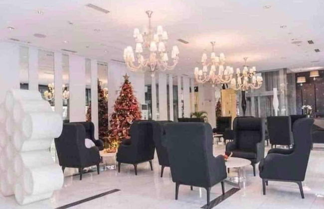 Cozy 1BR Cityview With Balcony and Near Airport - Foto 1