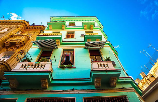 Lujoso Apto WIFI Gratis Balcon y Jacuzzi - Foto 39