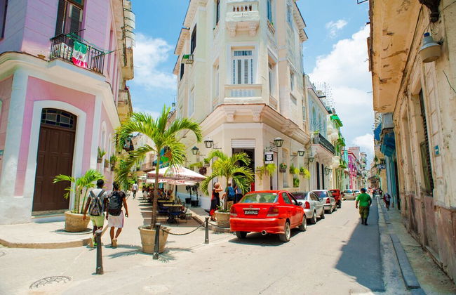 Lujoso Apto WIFI Gratis Balcon y Jacuzzi - Foto 31