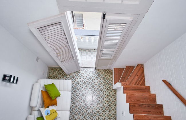 Lujoso Apto WIFI Gratis Balcon y Jacuzzi - Foto 5