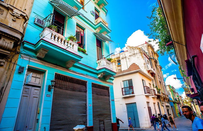 Lujoso Apto WIFI Gratis Balcon y Jacuzzi - Foto 36