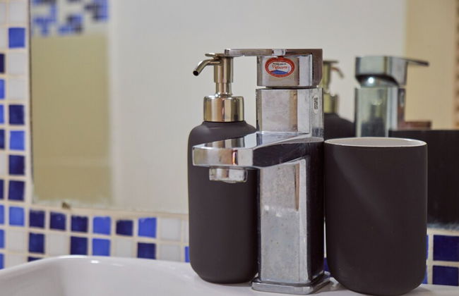 Lujoso Apto WIFI Gratis Balcon y Jacuzzi - Foto 26