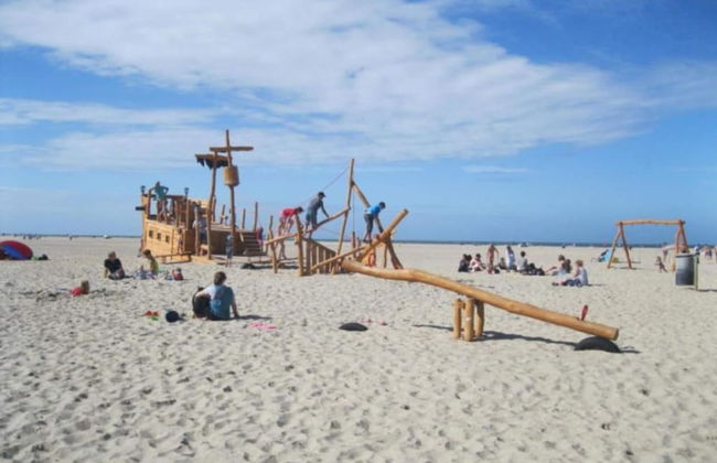 Holiday Home in Vrouwenpolder Near Beach - Photo 34