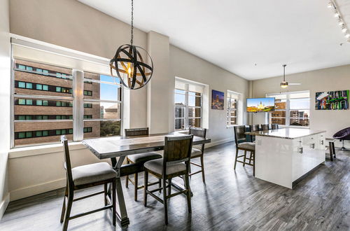 Photo 4 - Elegant 2BR condo Walk to French Quarter