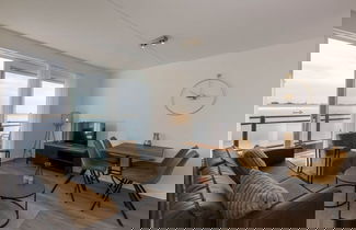 Foto 1 - Apartment With a View of the Marina
