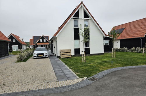 Photo 34 - Holiday Home in Scherpenisse With Bubble Bath