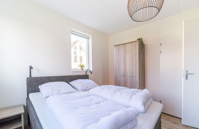 Holiday Home in Scherpenisse Near Oosterschelde - Photo 4